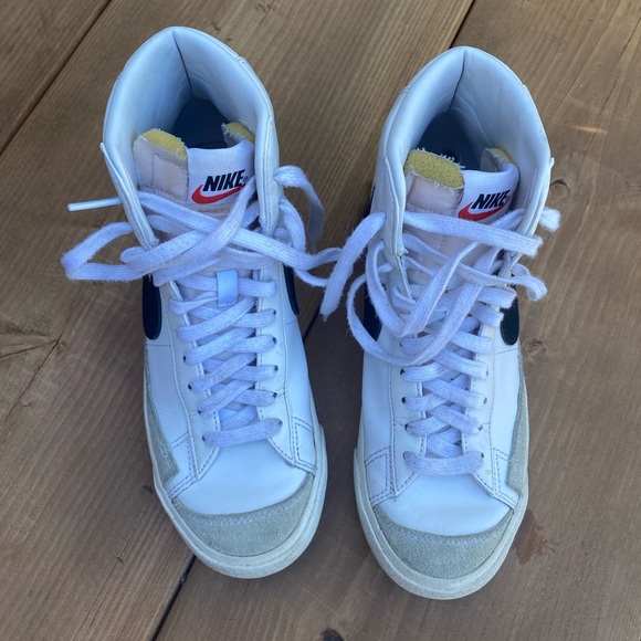 Women’s Blazer Mid ‘77 Sneakers - Picture 9 of 12